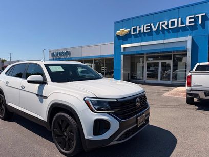 Used 2024 Volkswagen Atlas Cross Sport SE w/ Panoramic Sunroof Package