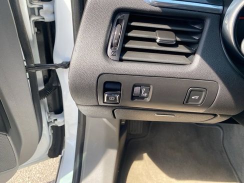 Used 2018 Chevrolet Impala LT w/ LT Convenience Package image 19