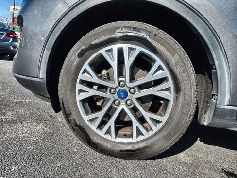 Used 2021 Ford Escape SEL image 18