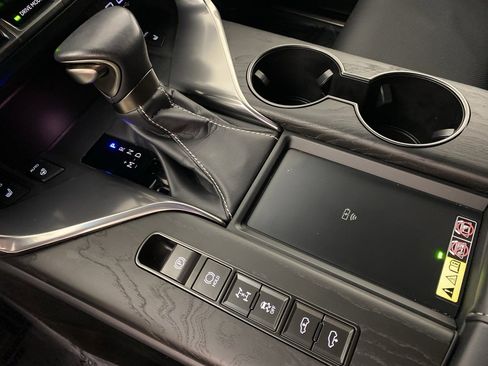 Certified 2024 Lexus LX 600 4WD w/ Luxury Package image 24