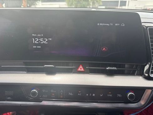 Certified 2025 Kia Sportage SX FWD image 5