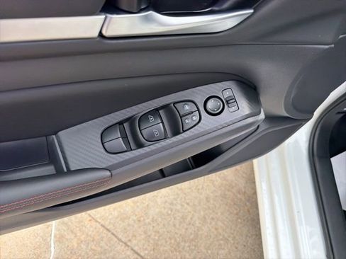 New 2026 Nissan Altima 2.5 SR image 12