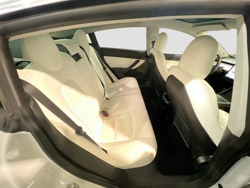 Used 2020 Tesla Model 3 Standard Range Plus image 21