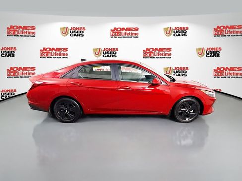 Certified 2022 Hyundai Elantra SEL w/ Cargo Package FWD image 16