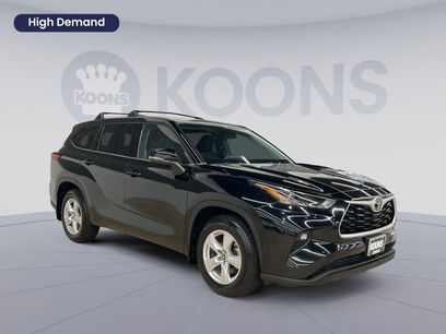 Used 2022 Toyota Highlander LE