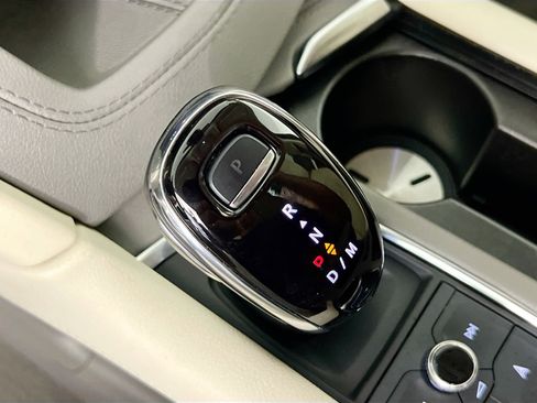 Used 2023 Cadillac XT5 Premium Luxury FWD image 12