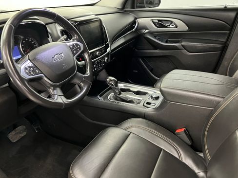 Used 2021 Chevrolet Traverse RS image 16