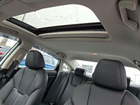 Used 2019 Honda Insight Touring image 12