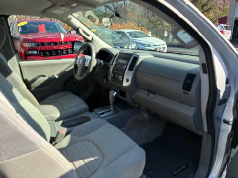 Used 2015 Nissan Frontier S image 23