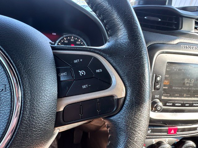 Used 2016 Jeep Renegade Limited AWD/4WD image 21