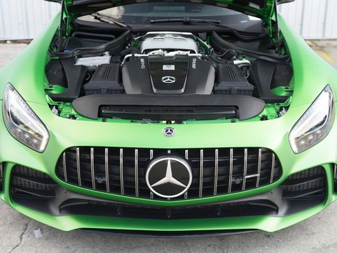 Used 2018 Mercedes-Benz AMG GT R image 8