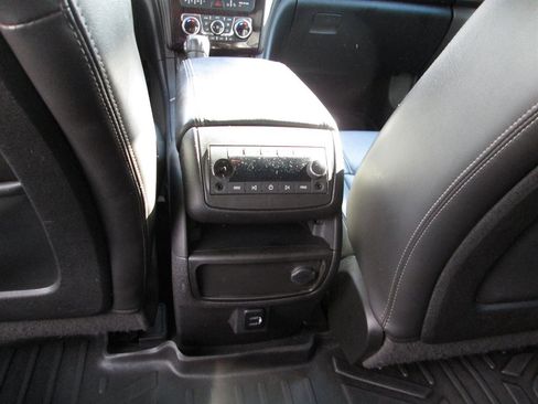 Used 2017 Chevrolet Traverse Premier image 11