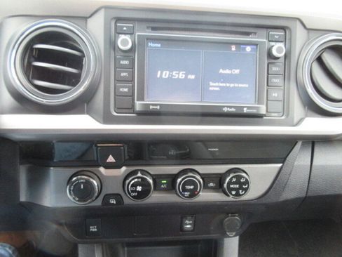 Used 2017 Toyota Tacoma SR5 image 18