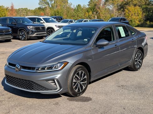 Used 2025 Volkswagen Jetta S image 5