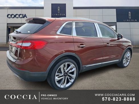 Used 2016 Lincoln MKX Reserve w/ Climate Package AWD/4WD image 4