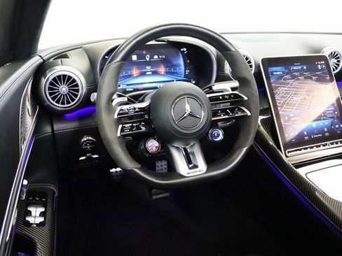 Used 2022 Mercedes-Benz SL 63 AMG 4MATIC w/ Driver Assistance Package image 18