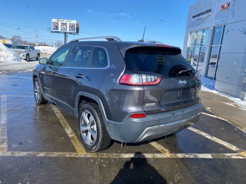 Used 2019 Jeep Cherokee Limited image 3