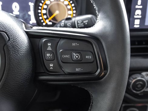 Used 2025 Jeep Wrangler Unlimited Sport AWD/4WD image 25