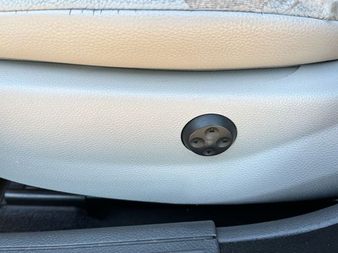 Used 2013 Mercedes-Benz C 250 Sedan image 12