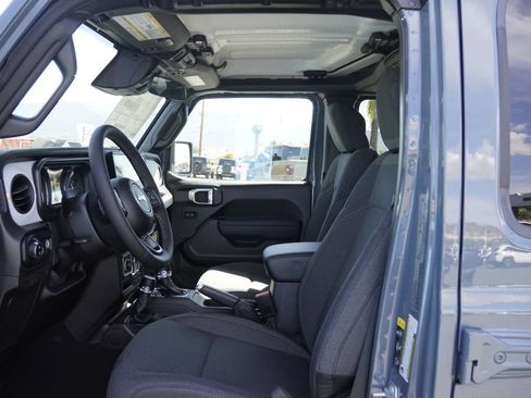 New 2026 Jeep Gladiator Sport AWD/4WD image 18