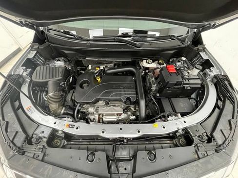 Used 2025 Chevrolet Equinox LT w/ Safety and Technology Package AWD/4WD image 15