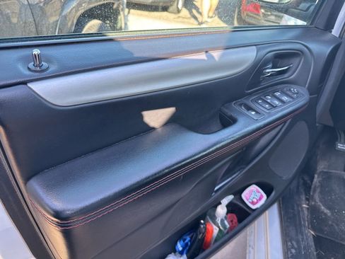 Used 2017 Dodge Grand Caravan GT image 7