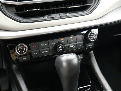 Used 2025 Jeep Compass Limited AWD/4WD image 21