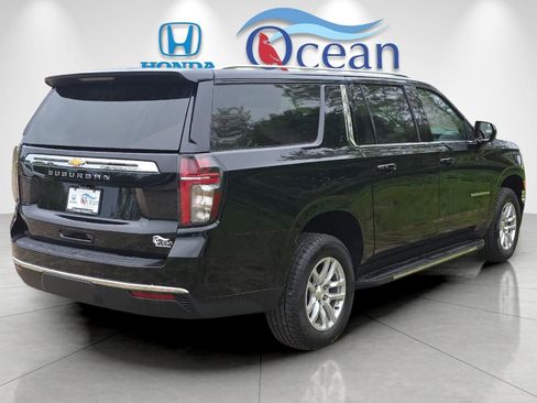 Used 2023 Chevrolet Suburban LS AWD/4WD image 3