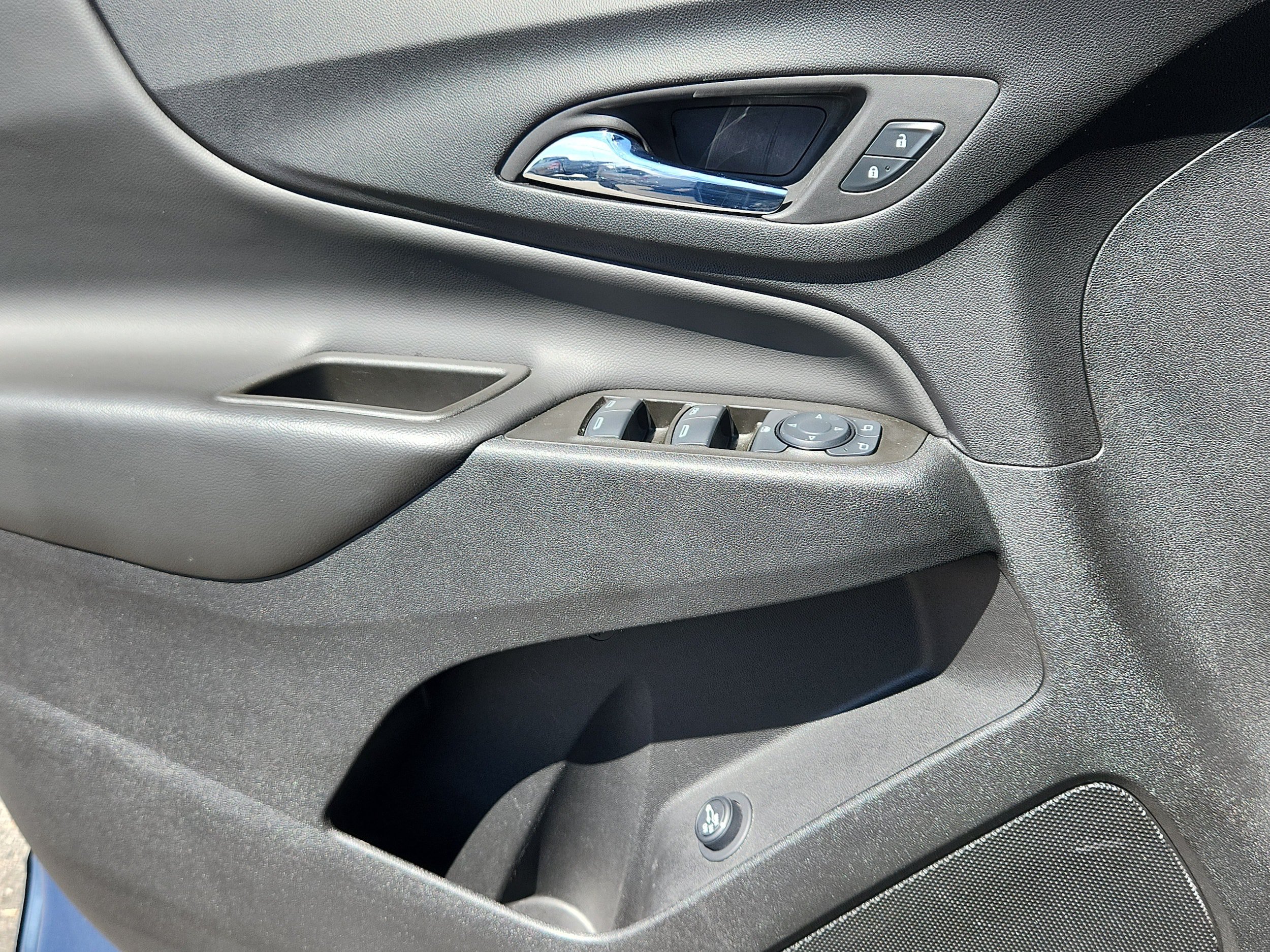 Used 2024 Chevrolet Equinox LT AWD/4WD image 8