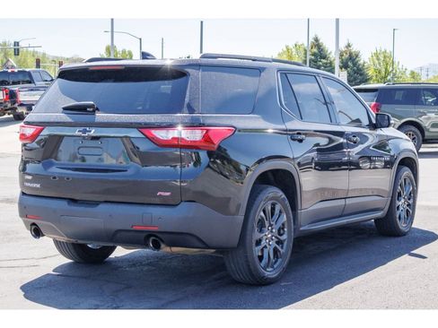 Used 2019 Chevrolet Traverse RS w/ LPO, 'HIT The Road' Package FWD image 3
