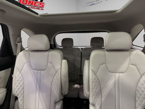 Used 2023 Kia Sorento SX image 39