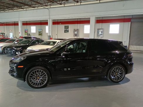 Used 2019 Porsche Cayenne AWD/4WD image 2