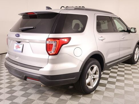 Used 2019 Ford Explorer XLT FWD image 19