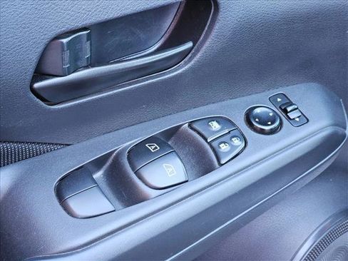 Used 2022 Nissan Kicks S FWD image 12