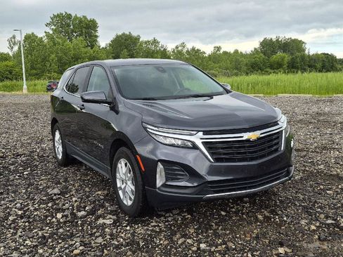 Used 2023 Chevrolet Equinox LT FWD image 2