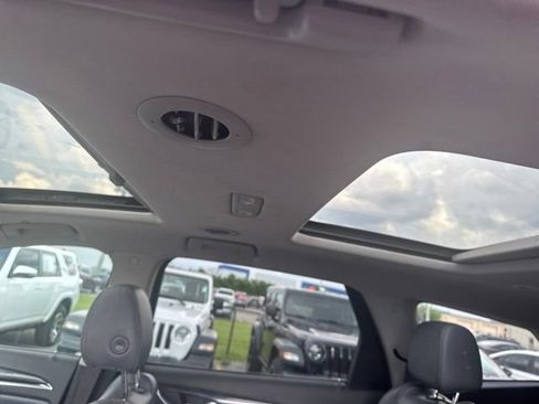 Used 2020 Buick Enclave Essence w/ Sound and Sites Package FWD image 15