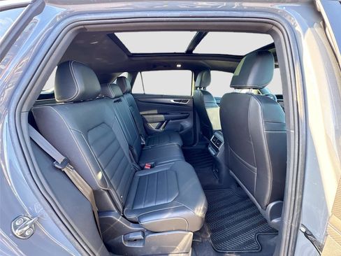 Used 2024 Volkswagen Atlas Cross Sport SEL image 26