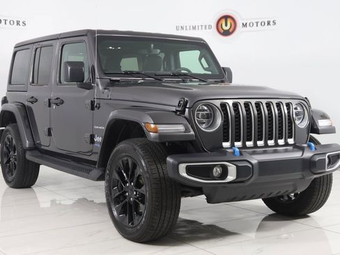 Used 2022 Jeep Wrangler Unlimited Sahara w/ Cold Weather Group image 22