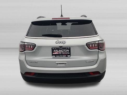 Used 2025 Jeep Compass Latitude AWD/4WD image 5