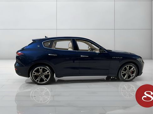 Used 2021 Maserati Levante image 5
