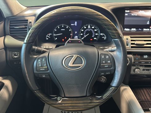 Used 2017 Lexus LS 460 L w/ Ultra Luxury Package AWD/4WD image 20