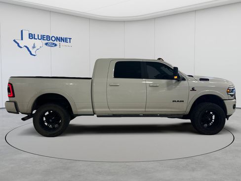 Used 2022 RAM 3500 Laramie AWD/4WD image 3