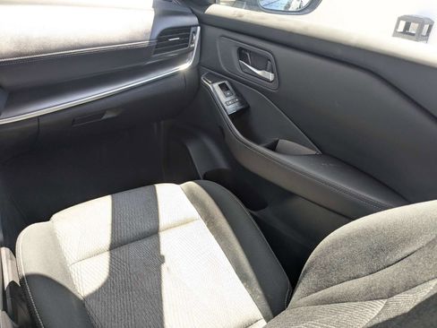 Used 2026 Nissan Rogue SV FWD image 18