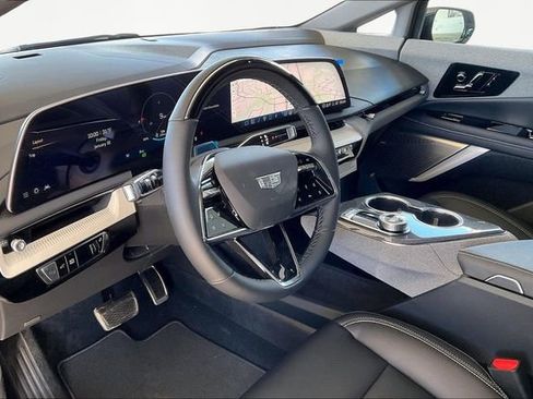 New 2026 Cadillac Optiq Luxury 1 image 7