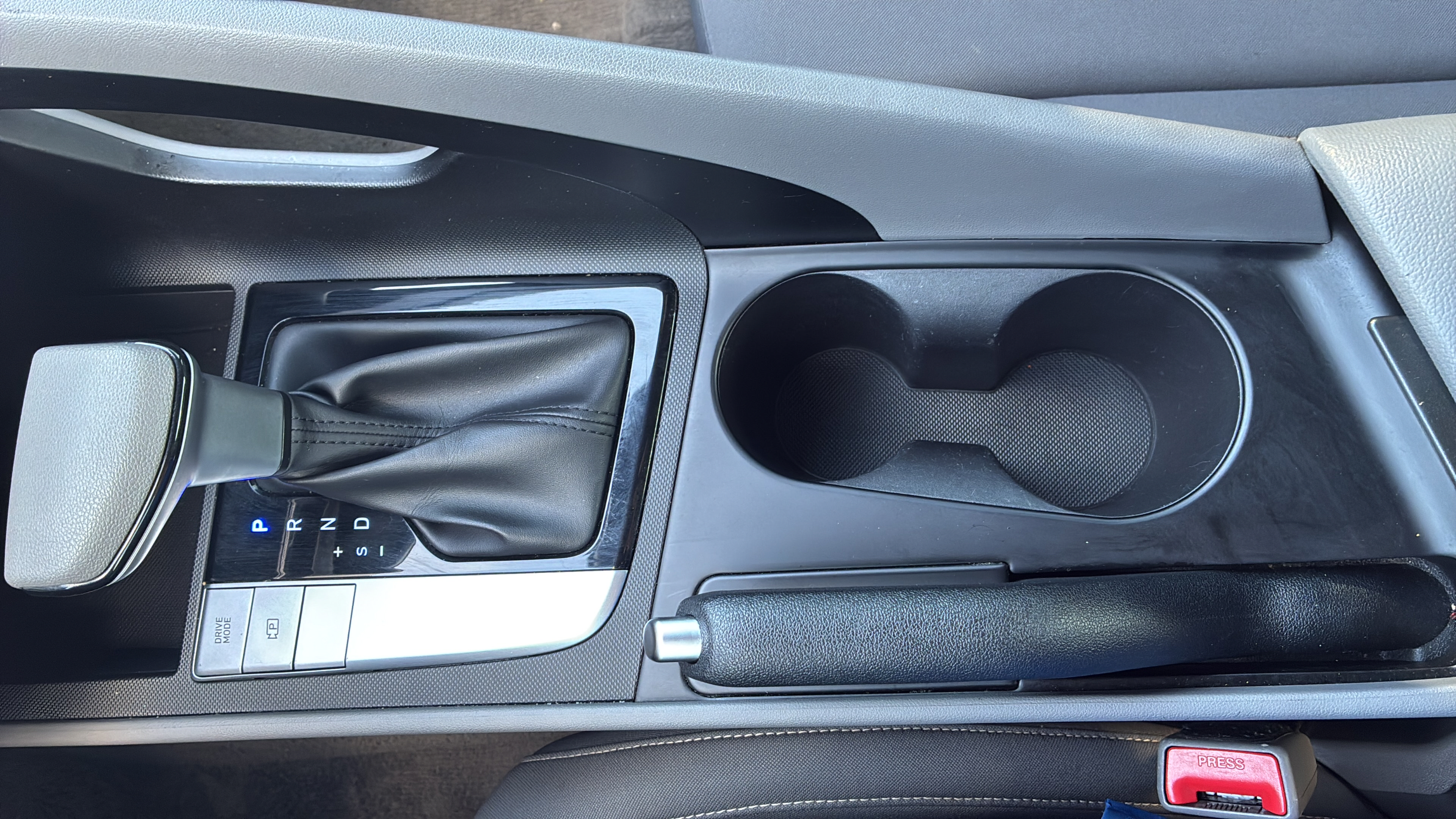 Used 2024 Hyundai Elantra SEL FWD image 11