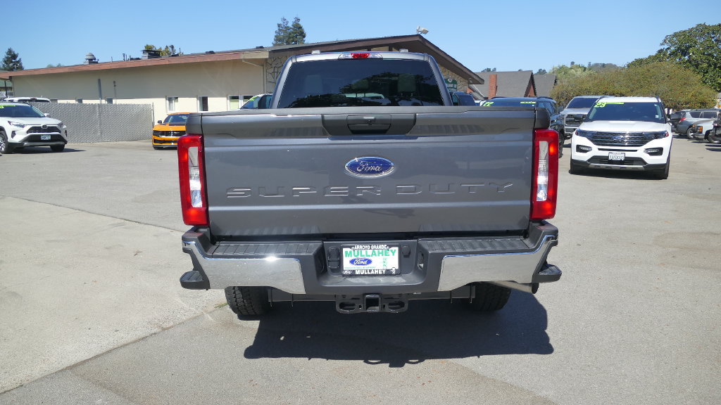 New 2026 Ford F350 XLT w/ FX4 Off-Road Package AWD/4WD image 5