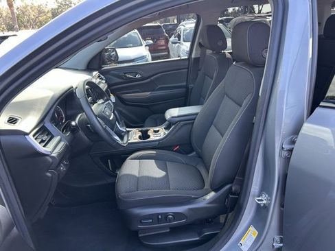 Certified 2023 GMC Acadia SLE w/ Driver Convenience Package image 14