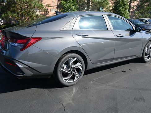 Certified 2025 Hyundai Elantra Sport image 8