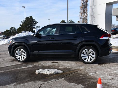 Used 2022 Volkswagen Atlas Cross Sport SE image 3