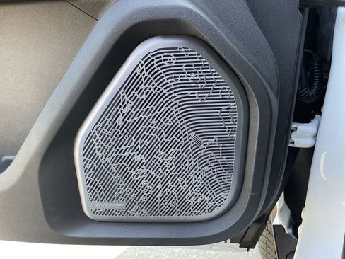 New 2026 GMC Hummer EV SUV image 24